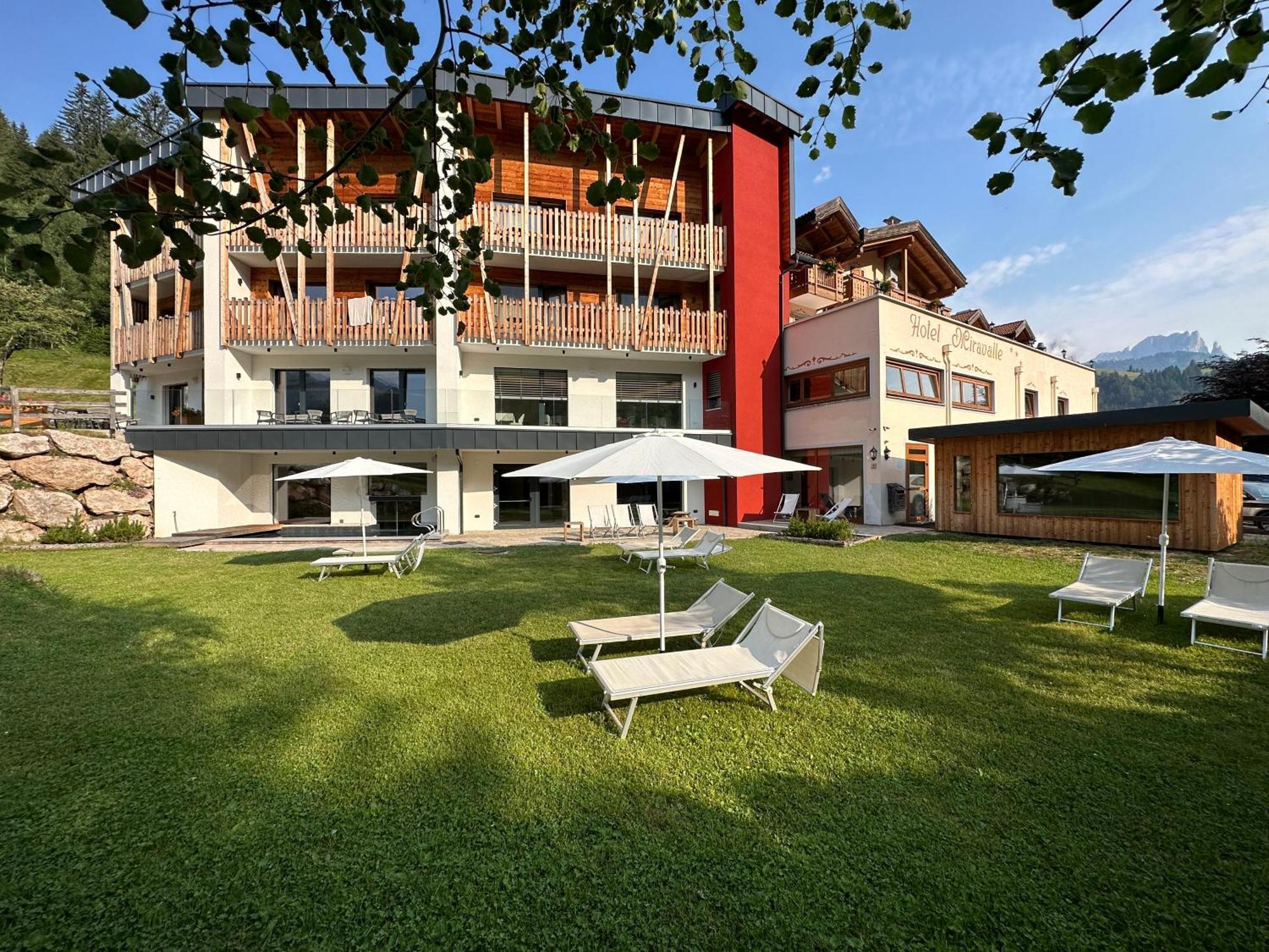Hotel Miravalle Сорага Екстериор снимка