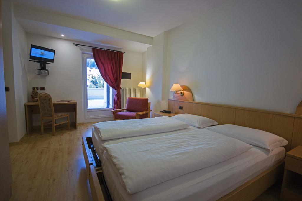 Hotel Miravalle Сорага Екстериор снимка