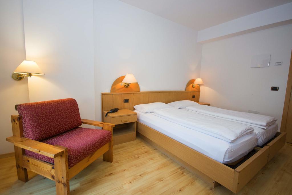 Hotel Miravalle Сорага Екстериор снимка