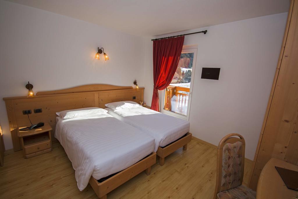 Hotel Miravalle Сорага Екстериор снимка