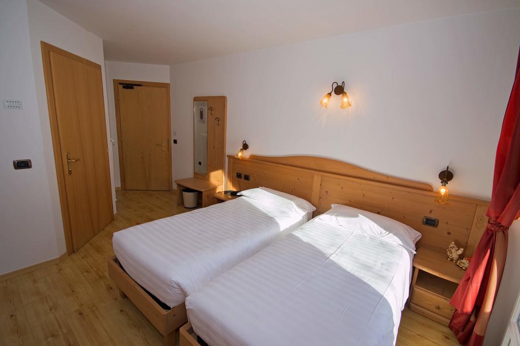 Hotel Miravalle Сорага Екстериор снимка
