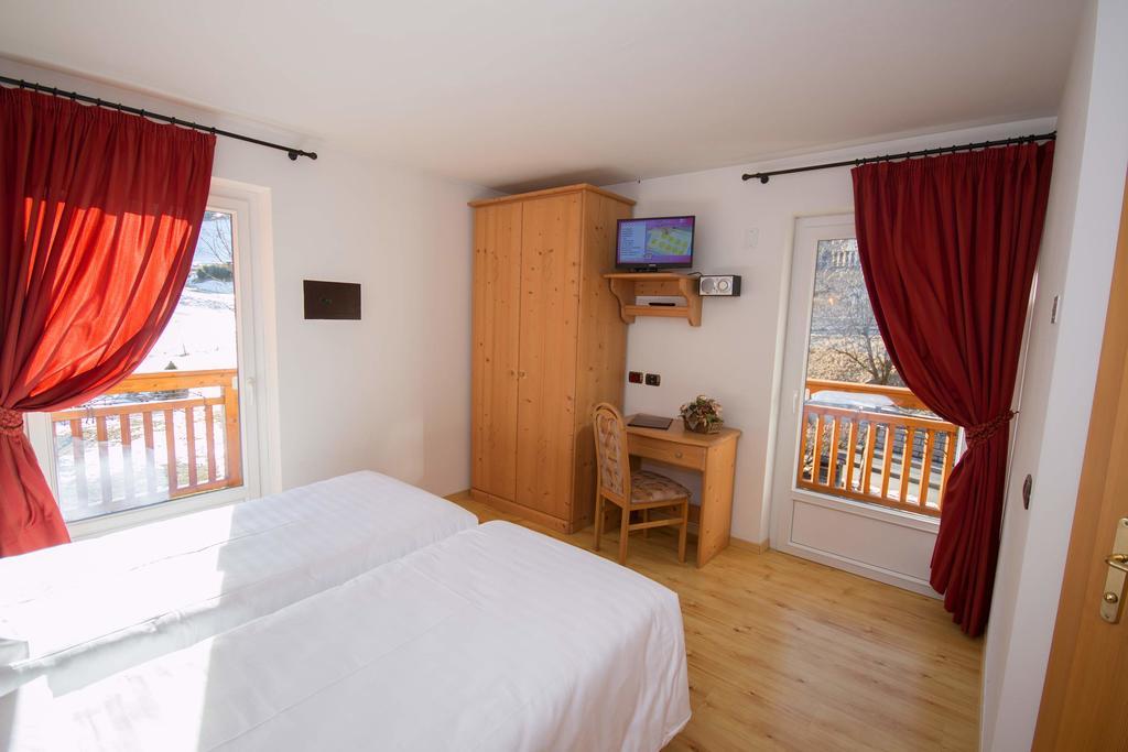 Hotel Miravalle Сорага Екстериор снимка